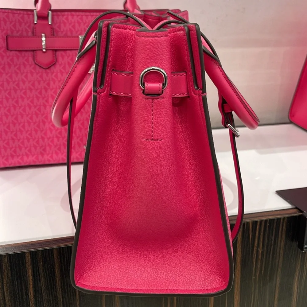 Michael Kors Hamilton Medium Signature Logo Satchel
Dragonfruit
NWT - Picture 8 of 16